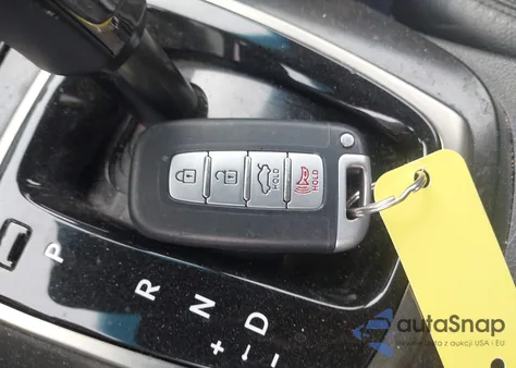 2016 Hyundai Genesis 3.8 Ultimate z USA, uszkodzony, nr VIN KMHHU6KJ2GU133325